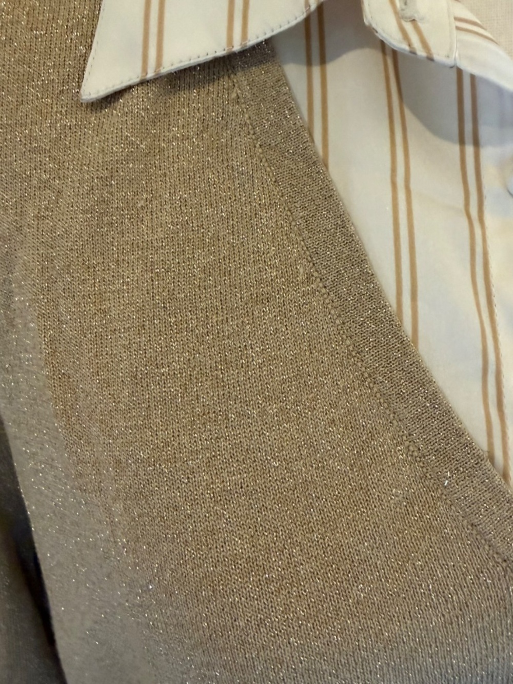 Jaclyn Smith Gold Metallic Knit Long Sleeve Sweater With White Collar, Size XL - Picture 4 of 10